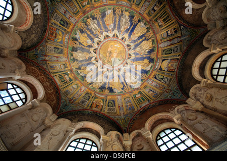 Italien, Emilia Romagna, Ravenna, Baptisterium, Neon, Battistero Neoniano, orthodoxe Baptisterium, Mosaik Stockfoto