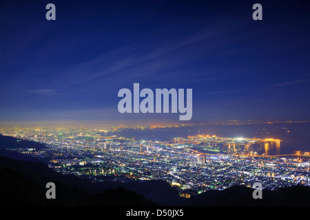 Ansicht von mehreren japanischen Städten in der Kansai-Region von Mt. Maya. Die Ansicht bezeichnet man eine "zehn Millionen Dollar Night View." Stockfoto