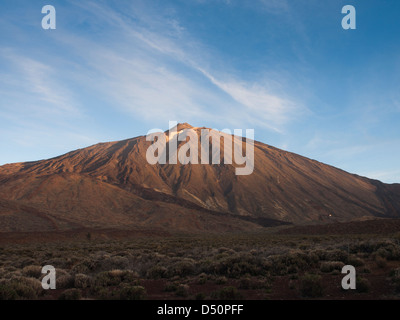 Vulkan Mount Teide in Teneriffa-Kanarische Inseln-Spanien imposanten Sonnenaufgang früh am Morgen Stockfoto