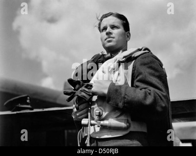 Wing Commander Guy Gibson VC, Kommandierender Offizier der Nr. 617 Geschwader (Dambusters), Mai 1943. Stockfoto