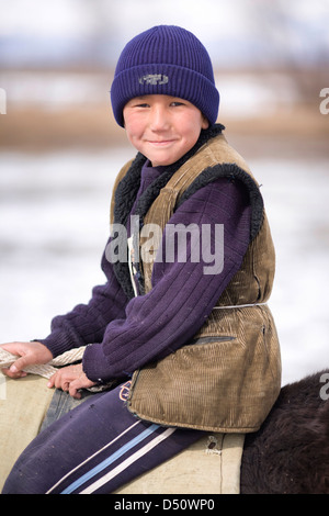 Kirgisische Republik Reisebilder - Training in Karakol Felder für Ulak säuerlich, Kuk Pari, Kök Berü, Ulak Tyrtysh, Kok Boru. Stockfoto