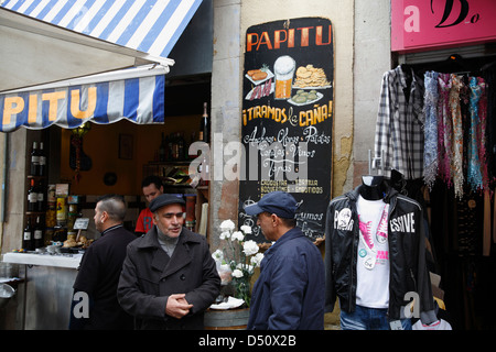 MERCAT De La BOQUERIA, Steet Café PAPITU am Markt, Barcelona, Spanien Stockfoto