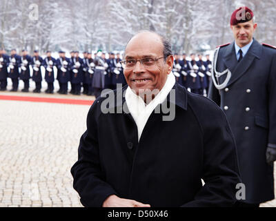 Berlin, Deutschland. 21. März 2013. Moncef Marzouki, Präsident von Tunesien in Berlin abgebildet. / Berlin, 21. März, 3013. Moncef Marzouki, Präsident von Tunesien wurde mit militärischen Ehren von Präsident Joachin Gauck der deutschen Schloss Bellevue in Berlin aufgenommen. Präsident Moncef Marzouki ist in Berlin, über die politische Lage in Tunesien und Nordafrika, vor allem in Mali zu sprechen. Bildnachweis: Reynaldo Chaib Paganelli / Alamy Live News Stockfoto