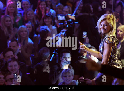 Berlin, Deutschland. 21. März 2013. Helene Fischer-Show-Host stellt den 2013 Echo Music Award in Berlin, Deutschland, 21. März 2013. Foto: Britta Pedersen/dpa Stockfoto