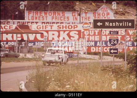 Visuelle Umweltverschmutzung entlang der Interstate 24, September 1972 Stockfoto