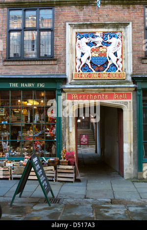 Eingang zu den Hallen der Merchant Adventurer auf Fossgate in York, Yorkshire, England Stockfoto