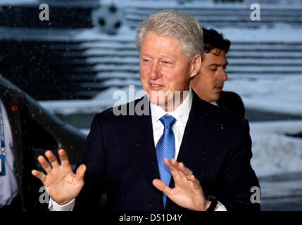 Ehemaliger US-Präsident Bill Clinton kommt mit der US-Delegation bei der FIFA-Hauptsitz in Zürich, Schweiz, 1. Dezember 2010. Foto: Hubert Boesl Stockfoto