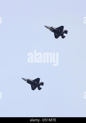 US Marinekorps F-35 b Lightning II Stealth-Kampfflugzeuge zu machen, die ersten operationellen kurze Start- und vertikale Landung 21. März 2013 im Marine Corps Air Station Yuma, AZ. Stockfoto