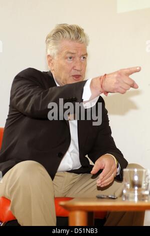 US-Regisseur David Lynch besucht einen Workshop der internationalen Film- und Fernsehfestivals "Cologne Conference" in Köln, Deutschland, 1. Oktober 2010. Foto: Horst Galuschka Stockfoto