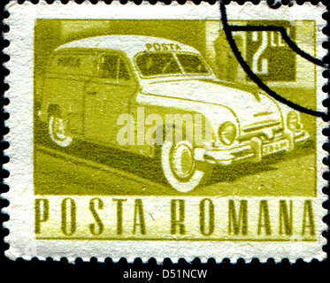Rumänien - ca. 1968: Eine Briefmarke gedruckt im Rumänien zeigt Mail LKW, ca. 1968 Stockfoto