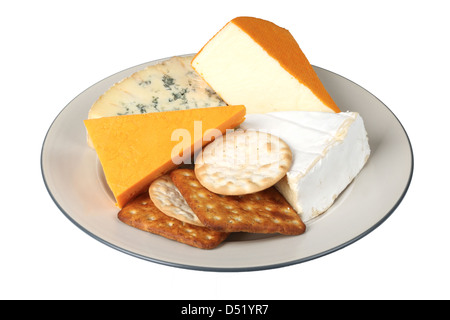 Auswahl an frischen leckeren Dessert Käse und Vollkorn Gebäck, vor weißem Hintergrund, mit Freistellungspfaden und keine Leute isoliert Stockfoto