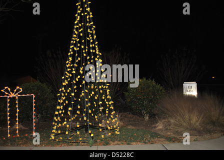 ein außen Weihnachtsdekoration Hof Stockfoto