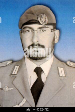 Eine undatiertes Handout Bild vom 15. Oktober 2010 zeigt Bundeswehr (Bundeswehr) Oberfeldwebel Florian Pauli, der in Afghanistan im Einsatz getötet wurde. Die 26 Jahre alte deutsche Fallschirmjäger wurde am 8. Oktober 2010 durch einen Selbstmordattentäter Sprengsatz in Baghlan Provinz Afghanistans getötet. Stockfoto