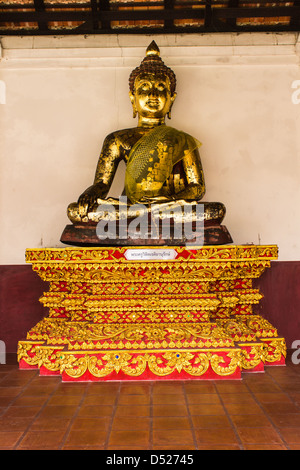 Buddha-Statue im Wat Phra, dass Haripunchai Stockfoto