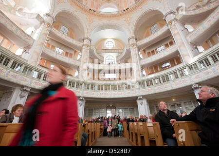 Innenansicht auf die Frauenkirche in Dresden, Deutschland, 22. Oktober 2010. Am 24. Oktober ist die Kirche-Segen-Festival anlässlich des fünften Jahrestages der Frauenkirche wieder eröffnet. Die komplett renovierte Kirche ist wieder ein Meilenstein für Dresden seit geworden. Foto: Oliver KIllig Stockfoto