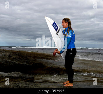 Margaret River, Australien. 22. März 2013. Paige Hareb verlässt das Wasser nach dem Verlust ihrer letzten Quartal gegen Tyler Wright (AUS) am 7. Tag des Medikaments bewusst Margaret River Pro Surfers Point Prevally Park Western Australia. Bildnachweis: Aktion Plus Sportbilder / Alamy Live News Stockfoto