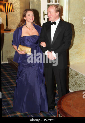 Prinz Carlos Bourbon-Parma und seine Frau Prinzessin Annemarie besuchen das Gala-Dinner zum 50. Jahrestag der schwedischen Handelskammer in Noordwijk, Niederlande, 28. Oktober 2010. Foto: Albert van der Werf (Niederlande) Stockfoto