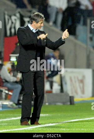 Stuttgarts Interims Trainer Jens Keller während der UEFA Europa League Gruppe H match FC Getafe Vs VfB Stuttgart im Coliseum Alfonso Perez Stadium in Getafe, Spanien, 4. November 2010. Stuttgart gegen Getafe mit 3: 0. Foto: Marijan Murat Stockfoto