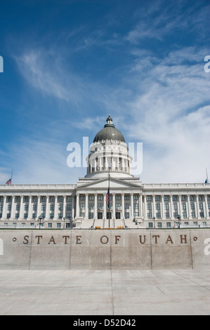 Der State Capitol Gebäude von Utah, befindet sich in Salt Lake City, steht auf einem Hügel mit Blick auf die Stadt. Stockfoto