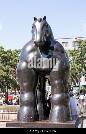 Botero-Platz. Im Jahr 2002 ins Leben gerufen, in der Straße 23 Skulpturen von Fernando Botero angezeigt. Auf dem Bild, das Pferd statue Stockfoto