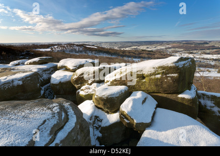 Nidderdale im Schnee, vom Brimham Felsen in der Nähe von Summerbridge, Harrogate in den Yorkshire Dales National Park. Stockfoto