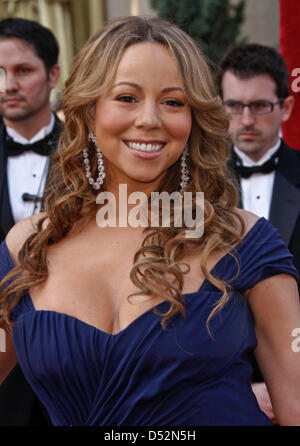 US-Sängerin Mariah Carey kommt auf dem roten Teppich bei der 82. Oscar-Verleihung im Kodak Theatre in Hollywood, USA, 7. März 2010. Die Oscars vergeben für herausragende individuelle oder kollektive Anstrengungen in bis zu 25 Kategorien in der Filmproduktion. Foto: HUBERT BOESL Stockfoto