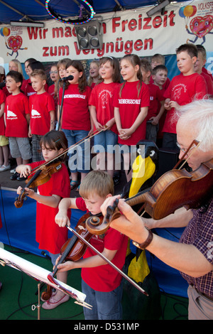 Oberhausen, Deutschland, SING DAY OF SONG singt der Kinderchor auf der Messe in Sterkrade Stockfoto