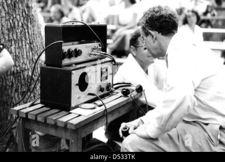 Stephen Memorial Park Betriebsleiter fördern und Kurator Foster L. Barnes betrieb Audio Equipment in den Folk Festival: White Springs, Florida Stockfoto