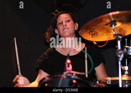 BARCELONA, Spanien - 30 MAR: Vivian Girls Band führt auf KGB am 30. März 2011 in Barcelona, Spanien. Stockfoto