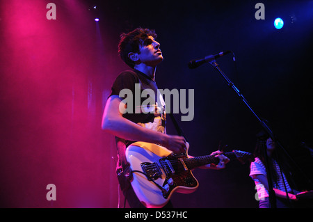 BARCELONA - 20 JUN: Die Schmerzen des Seins Pure at Heart (Band) führt auf Apolo am 20. Juni 2011 in Barcelona, Spanien. Stockfoto