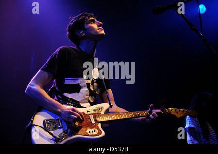 BARCELONA - 20 JUN: Die Schmerzen des Seins Pure at Heart (Band) führt auf Apolo am 20. Juni 2011 in Barcelona, Spanien. Stockfoto