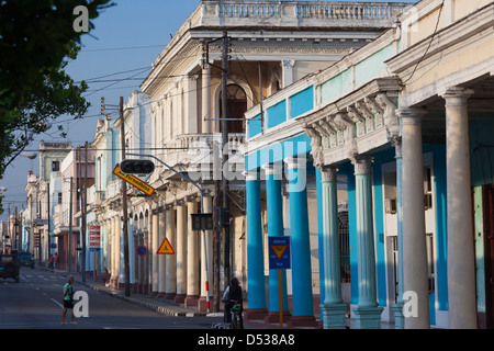 Kuba, Cienfuegos Provinz Cienfuegos, Gebäude entlang Paseo del Prado Stockfoto