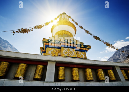 tibetischen Gompa in Sunbeam Licht Stockfoto