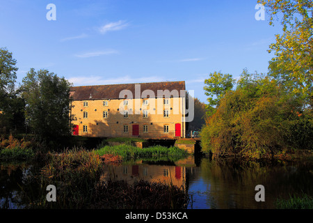Wassermühle, Fluss Nene, Dorf Warmington, Grafschaft Northamptonshire, England, UK Stockfoto