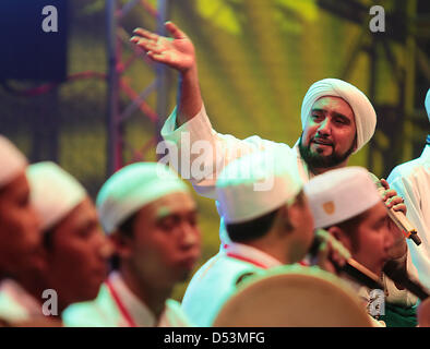 Kuala Lumpur, Malaysia. 23. März 2013. Qaseeda Leistung von HABIB SYECH AS SEGGAF Leben am Dataran Merdeka in Kuala Lumpur, Malaysia. 23. März 2013. (Bild Kredit: Kredit: Kamal Sellehuddin/ZUMAPRESS.com/Alamy Live-Nachrichten) Stockfoto