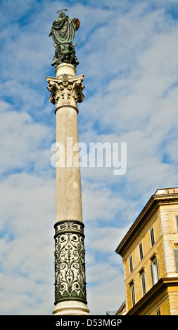 Spalte der Jungfrau Maria an der Piazza di Spagna, Rom Stockfoto