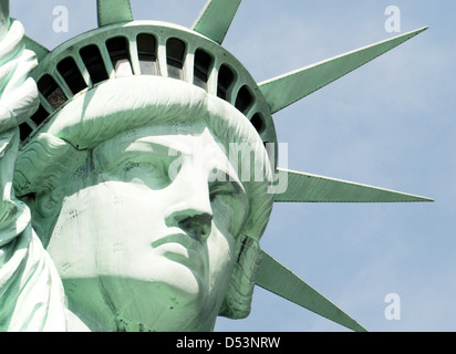 Die Statue of Liberty, Freiheit erleuchtet die Welt kolossale neoklassische Skulptur die Freiheitsstatue auf Liberty Island, Stockfoto