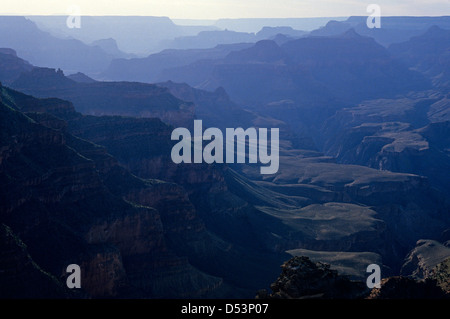South Rim Grand Canyon Sunrise Licht auf Felsformationen Arizona State Stockfoto