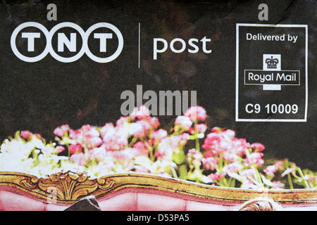 TNT Post von Royal Mail Informationen auf Umschlag geliefert Stockfoto