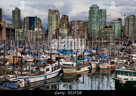 Kommerziellen Fischerboote angedockt im False Creek, Vancouver, Kanada Stockfoto