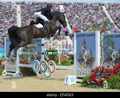 Ben Maher Reiten Tripple X (GBR, Großbritannien). Team-Springreiten Stockfoto