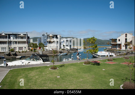 Gehäuse und Marina Neuentwicklung innerhalb Thesen Harbour Town in Knysna Südafrika Stockfoto