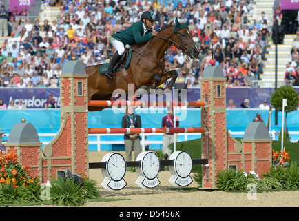 Ramzy Al Duhami Bayard van de Villa es Reiten (KSA, Saudi-Arabien). Team-Springreiten Stockfoto