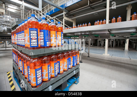 Schottlands Lieblingsgetränk Irn-Bru produziert in A G Barr, Glasgow. Stockfoto