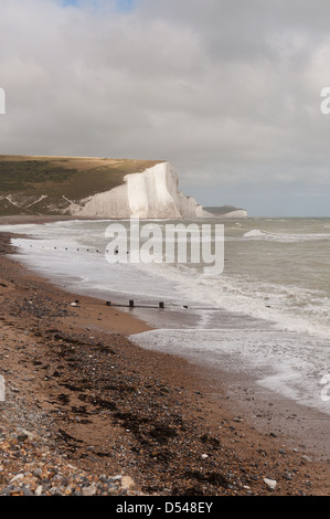 Seegang sehr stürmischem Wetter an natürlichen Kreidefelsen Seven Sisters ikonischen zur Darstellung von weißen Klippen von Dover Stockfoto