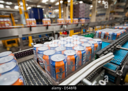 Schottlands Lieblingsgetränk Irn-Bru produziert in A G Barr, Glasgow. Stockfoto