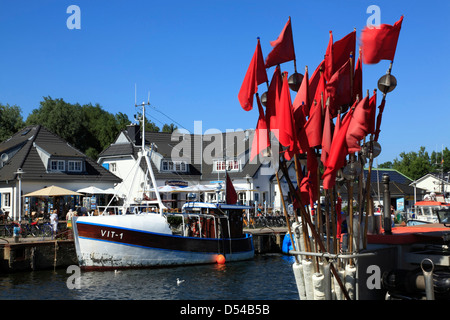 Insel Hiddensee, Vitte, Fischkutter in Vitte Hafen, Mecklenburg Vorpommern, Deutschland Stockfoto