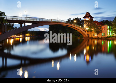 Berlin, Deutschland, die Insel und das Abteibruecke Berlin im Treptower Park Stockfoto