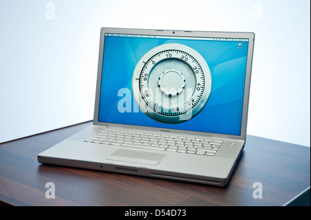 Hamburg, Deutschland, Zahlenschloss auf dem Bildschirm von einem Apple MacBook Pro Stockfoto