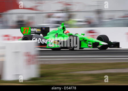 24. März 2013 - St. Petersburg, Florida, USA - wird VRAGOVIC | Zeiten. James Hinchcliffe tritt Turn 1 während der Honda Grand Prix von St. Petersburg am Sonntag, 24. März 2013. (Kredit-Bild: © Willen Vragovic/Tampa Bay Times/ZUMAPRESS.com) Stockfoto